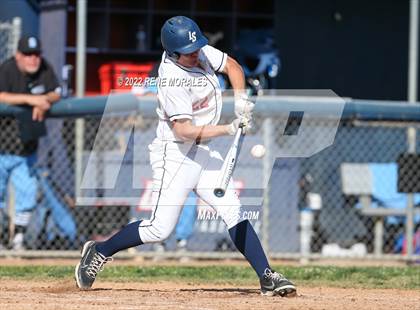 Thumbnail 3 in Salesian vs La Salle photogallery.