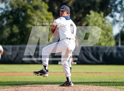 Thumbnail 2 in Salesian vs La Salle photogallery.