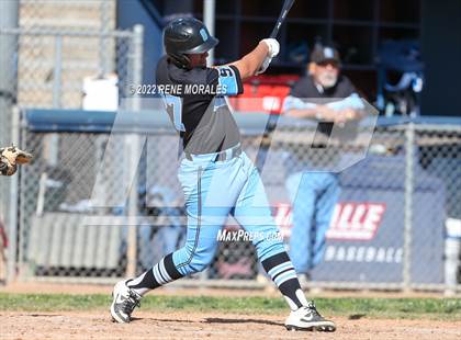 Thumbnail 2 in Salesian vs La Salle photogallery.