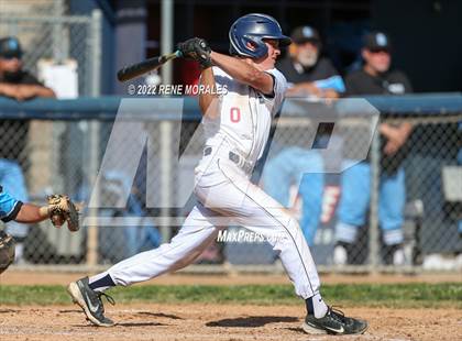 Thumbnail 2 in Salesian vs La Salle photogallery.