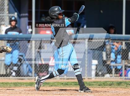 Thumbnail 3 in Salesian vs La Salle photogallery.
