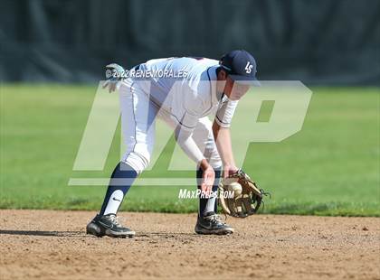 Thumbnail 2 in Salesian vs La Salle photogallery.