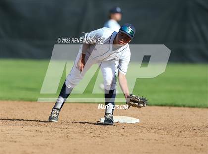 Thumbnail 1 in Salesian vs La Salle photogallery.