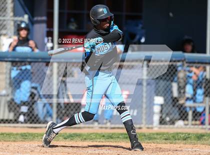 Thumbnail 1 in Salesian vs La Salle photogallery.