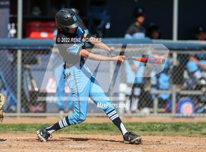 Thumbnail 3 in Salesian vs La Salle photogallery.