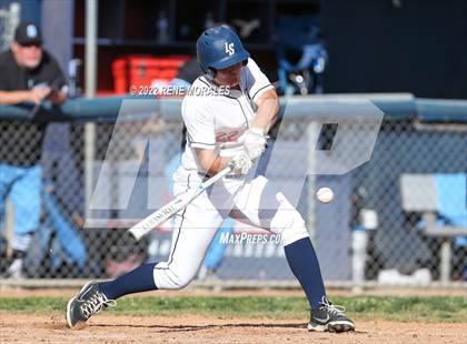 Thumbnail 3 in Salesian vs La Salle photogallery.