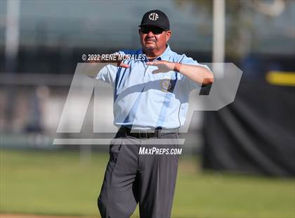 Thumbnail 1 in Salesian vs La Salle photogallery.