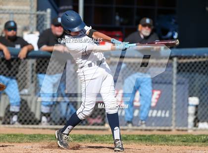 Thumbnail 2 in Salesian vs La Salle photogallery.