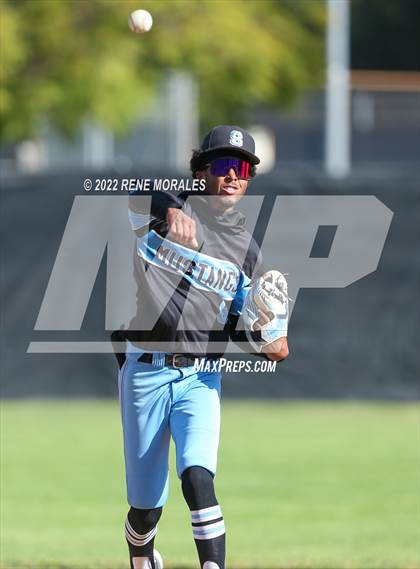 Thumbnail 2 in Salesian vs La Salle photogallery.