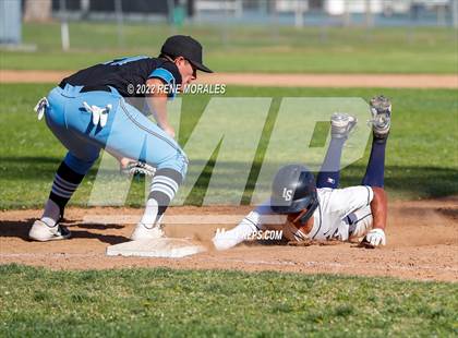 Thumbnail 2 in Salesian vs La Salle photogallery.