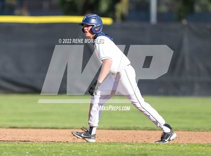 Thumbnail 3 in Salesian vs La Salle photogallery.