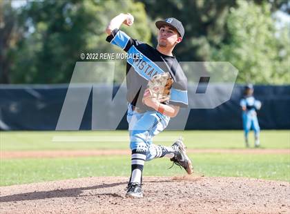 Thumbnail 3 in Salesian vs La Salle photogallery.