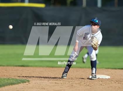 Thumbnail 2 in Salesian vs La Salle photogallery.
