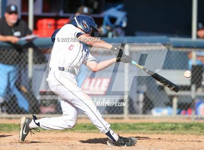Thumbnail 2 in Salesian vs La Salle photogallery.