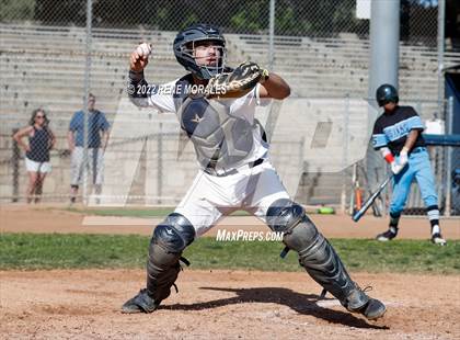 Thumbnail 2 in Salesian vs La Salle photogallery.