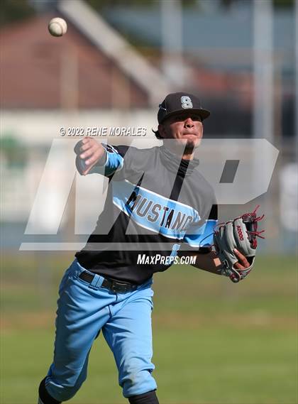 Thumbnail 3 in Salesian vs La Salle photogallery.