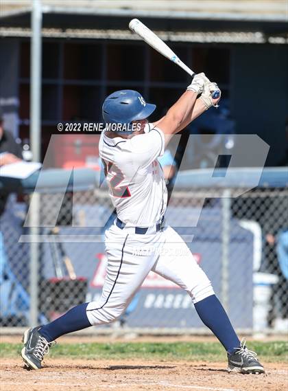 Thumbnail 2 in Salesian vs La Salle photogallery.