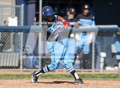 Thumbnail 2 in Salesian vs La Salle photogallery.