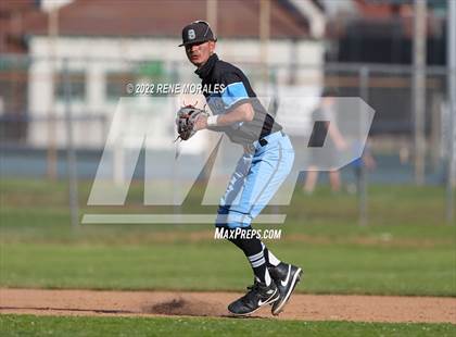 Thumbnail 1 in Salesian vs La Salle photogallery.