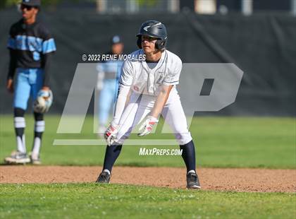 Thumbnail 2 in Salesian vs La Salle photogallery.