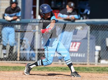 Thumbnail 2 in Salesian vs La Salle photogallery.