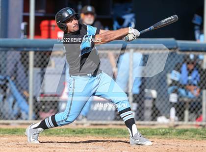 Thumbnail 2 in Salesian vs La Salle photogallery.