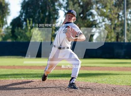 Thumbnail 2 in Salesian vs La Salle photogallery.