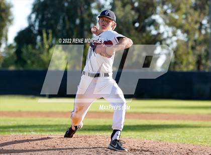 Thumbnail 3 in Salesian vs La Salle photogallery.