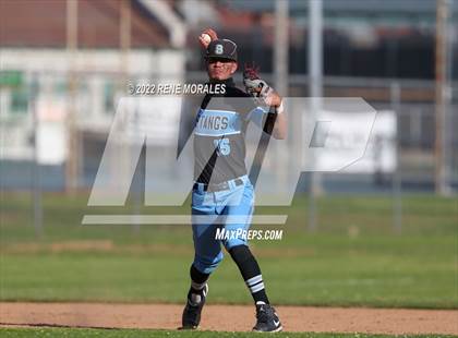 Thumbnail 3 in Salesian vs La Salle photogallery.
