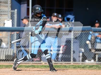 Thumbnail 3 in Salesian vs La Salle photogallery.