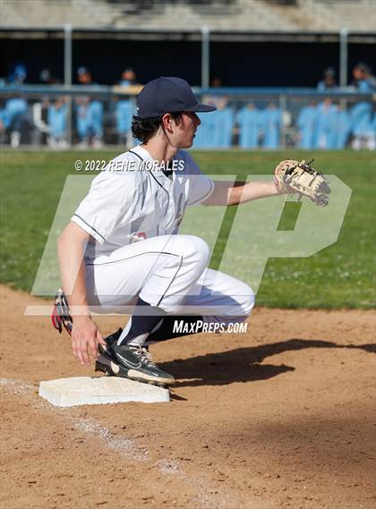 Thumbnail 2 in Salesian vs La Salle photogallery.