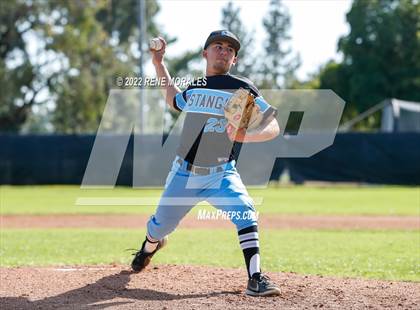 Thumbnail 2 in Salesian vs La Salle photogallery.