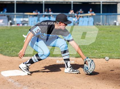 Thumbnail 1 in Salesian vs La Salle photogallery.