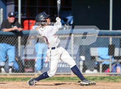 Thumbnail 2 in Salesian vs La Salle photogallery.