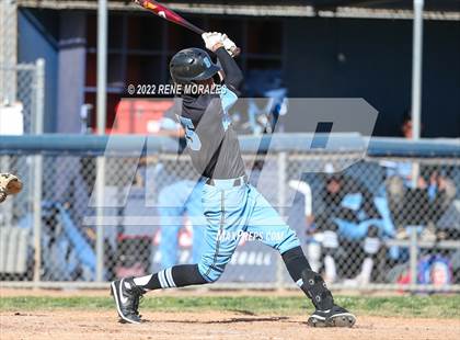 Thumbnail 1 in Salesian vs La Salle photogallery.