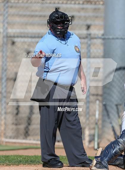 Thumbnail 3 in Salesian vs La Salle photogallery.