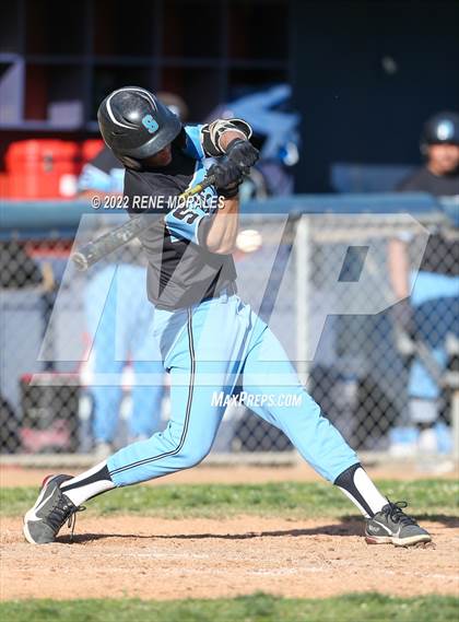 Thumbnail 3 in Salesian vs La Salle photogallery.