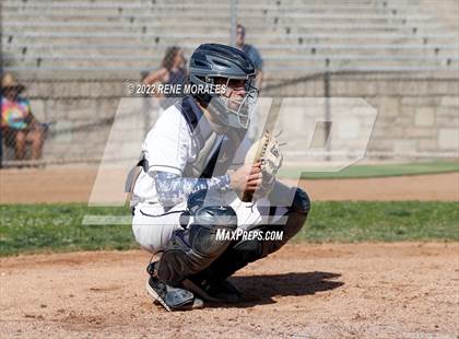 Thumbnail 3 in Salesian vs La Salle photogallery.