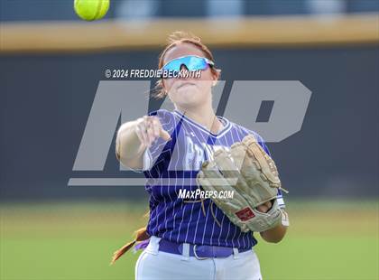 Thumbnail 2 in Guyer vs. Weslaco (UIL 6A Softball Semifinal) photogallery.