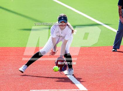 Thumbnail 2 in Guyer vs. Weslaco (UIL 6A Softball Semifinal) photogallery.