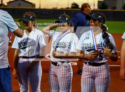 Thumbnail 1 in Guyer vs. Weslaco (UIL 6A Softball Semifinal) photogallery.