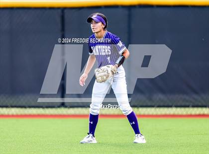 Thumbnail 2 in Guyer vs. Weslaco (UIL 6A Softball Semifinal) photogallery.