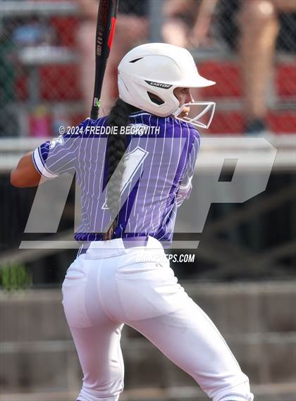 Thumbnail 1 in Guyer vs. Weslaco (UIL 6A Softball Semifinal) photogallery.
