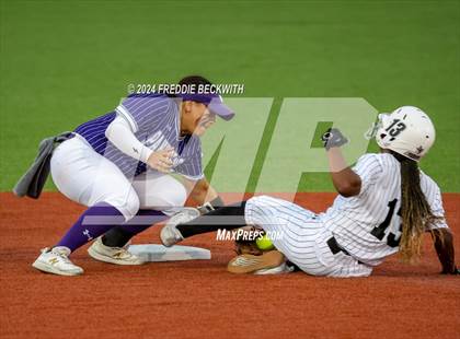 Thumbnail 1 in Guyer vs. Weslaco (UIL 6A Softball Semifinal) photogallery.