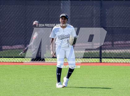 Thumbnail 2 in Guyer vs. Weslaco (UIL 6A Softball Semifinal) photogallery.