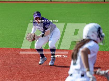 Thumbnail 3 in Guyer vs. Weslaco (UIL 6A Softball Semifinal) photogallery.