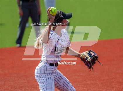 Thumbnail 1 in Guyer vs. Weslaco (UIL 6A Softball Semifinal) photogallery.