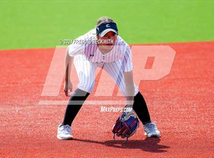 Thumbnail 2 in Guyer vs. Weslaco (UIL 6A Softball Semifinal) photogallery.
