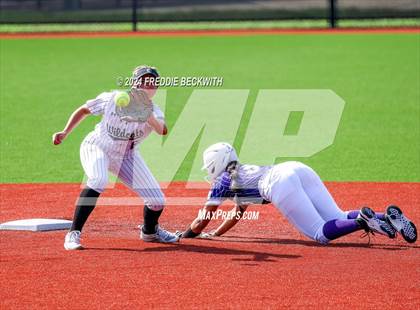 Thumbnail 2 in Guyer vs. Weslaco (UIL 6A Softball Semifinal) photogallery.