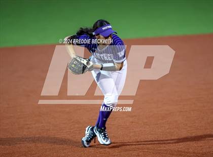 Thumbnail 3 in Guyer vs. Weslaco (UIL 6A Softball Semifinal) photogallery.